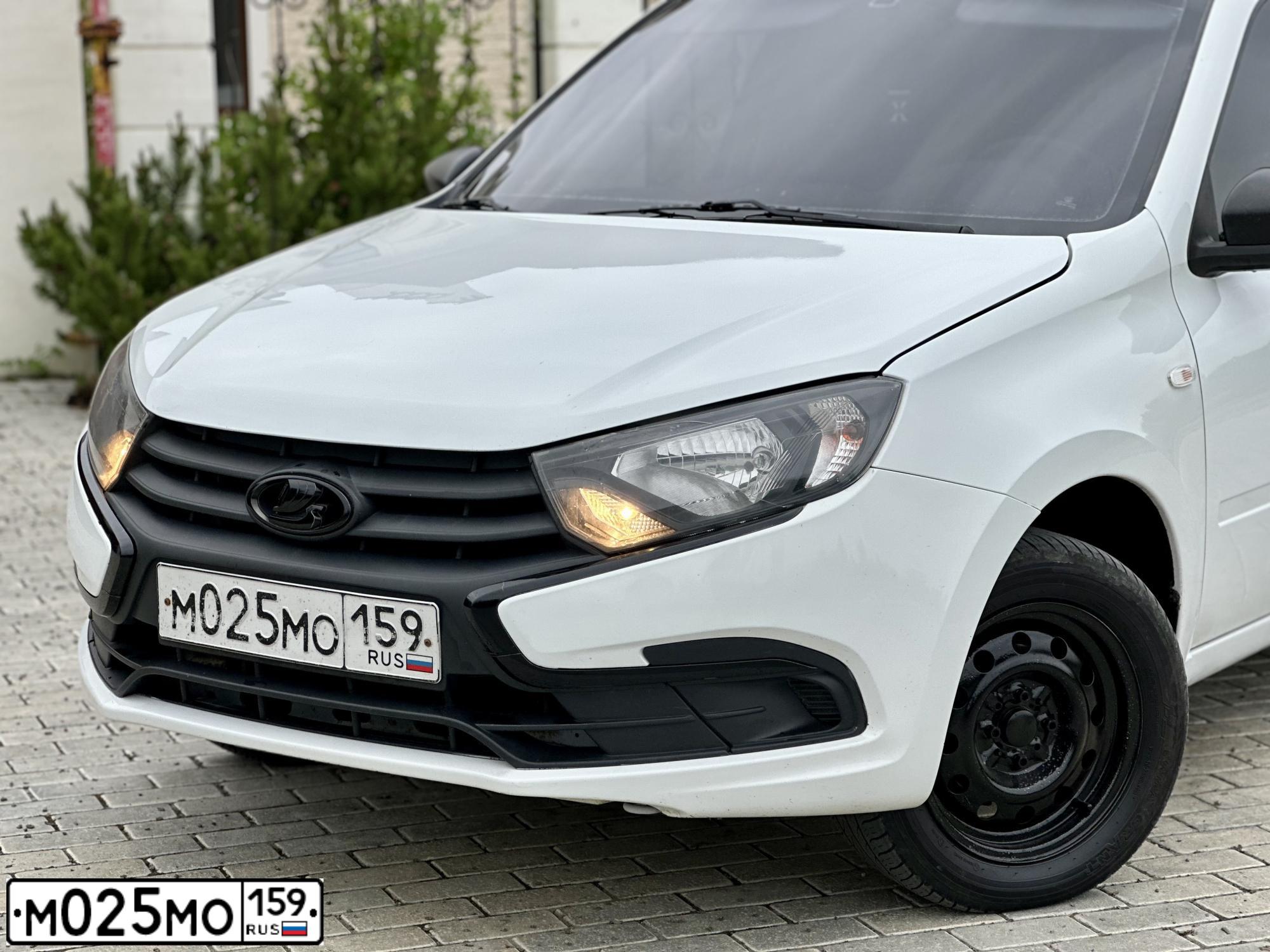 Фото автомобиля LADA 2191 GRANTA, 2018 — госномер М025МО159. Цвет: Белый