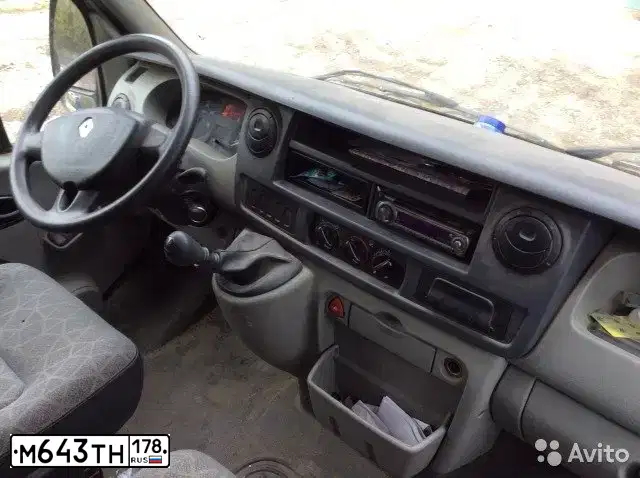 Фото автомобиля RENAULT MASTER, 2008 — госномер Х440НВ30. Цвет: Белый