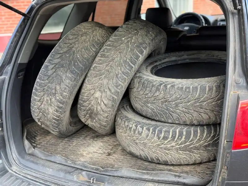 Фото автомобиля HYUNDAI I SANTA FE, 2007 — госномер Е849КС35. Цвет: ЧЕРНЫЙ