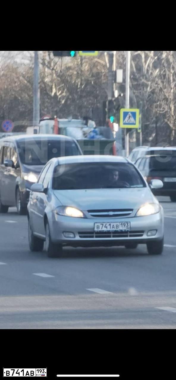 Фото автомобиля CHEVROLET LACETTI, 2006 — госномер В741АВ193. Цвет: СЕРЕБРИСТЫЙ