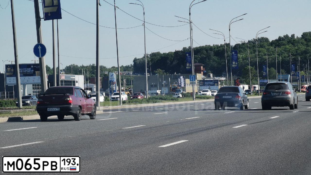 Фото автомобиля KIA SPORTAGE, 2013 — госномер М065РВ193. Цвет: СЕРЫЙ