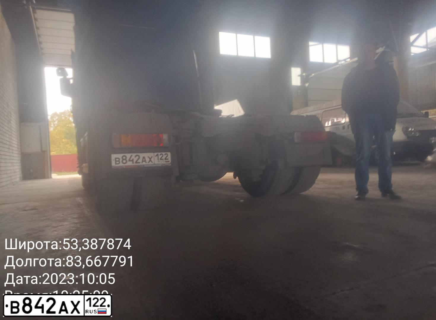 Фото автомобиля SCANIA SERIE G /4X2/, 2010 — госномер В842АХ122. Цвет: синий