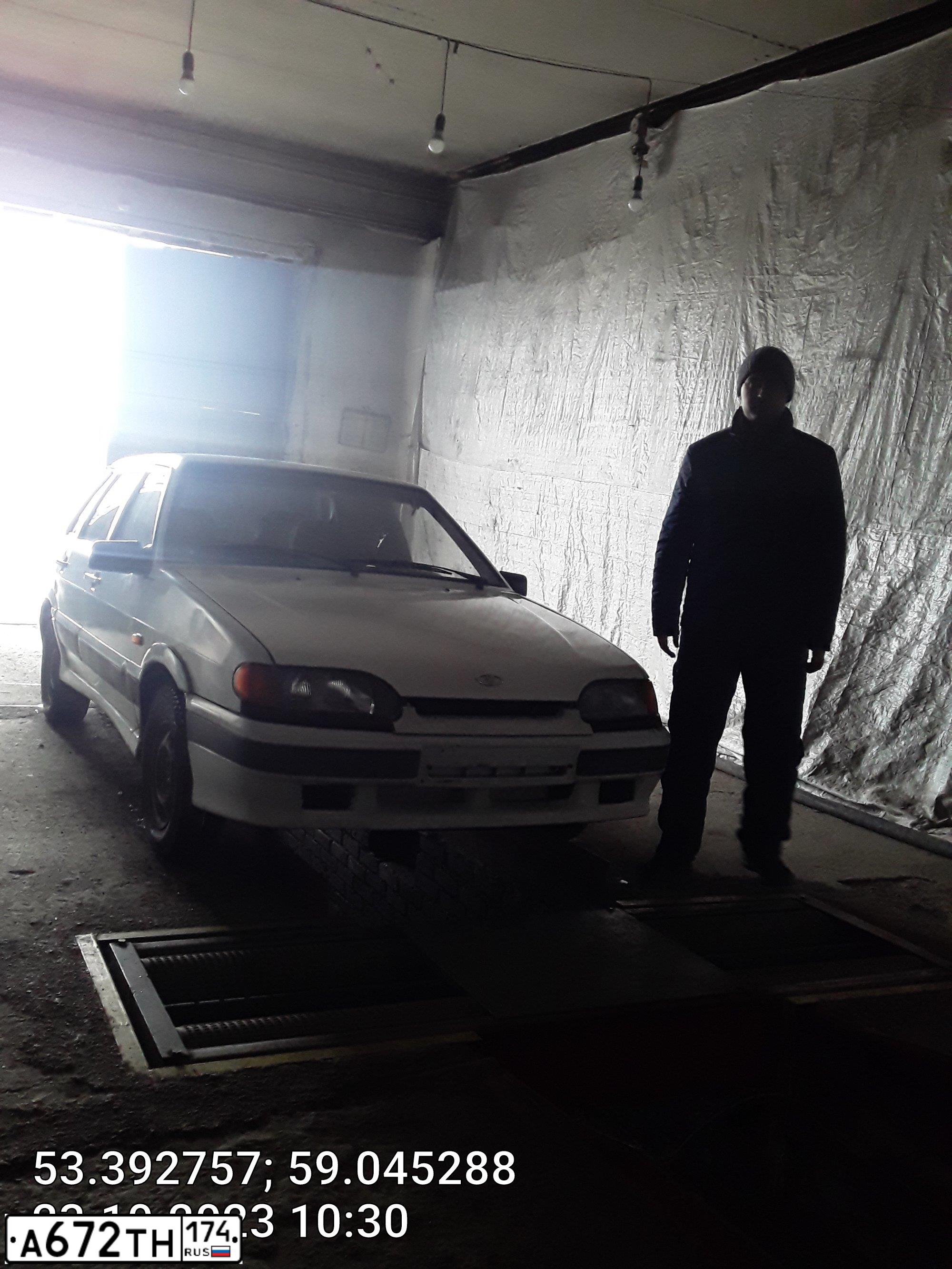 Фото автомобиля LADA 2115 SAMARA, 2001 — госномер А672ТН174. Цвет: ЯРКО-БЕЛЫЙ