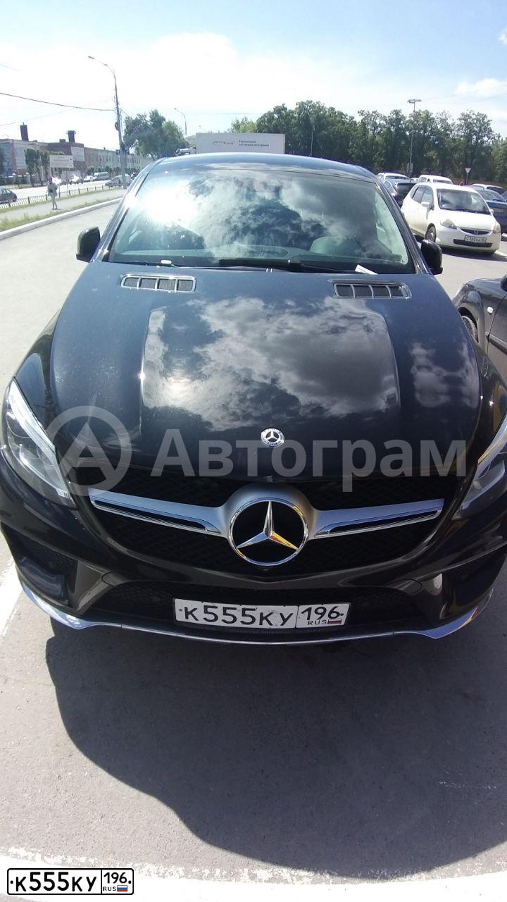 Фото автомобиля MERCEDES GLE-KLASSE, 2017 — госномер К555КУ196. Цвет: ЧЕРНЫЙ