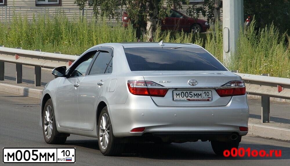 Фото автомобиля TOYOTA RAV4, 2008 — госномер М025ММ10. Цвет: СЕРЕБРИСТЫЙ