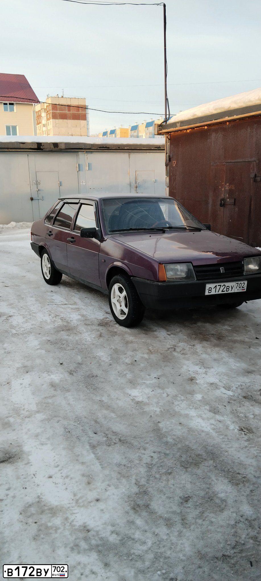 Фото автомобиля ВАЗ 21099, 2000 — госномер В172ВУ702. Цвет: СЕРЕБРИСТО-ТЕМНО-КРАСНЫЙ