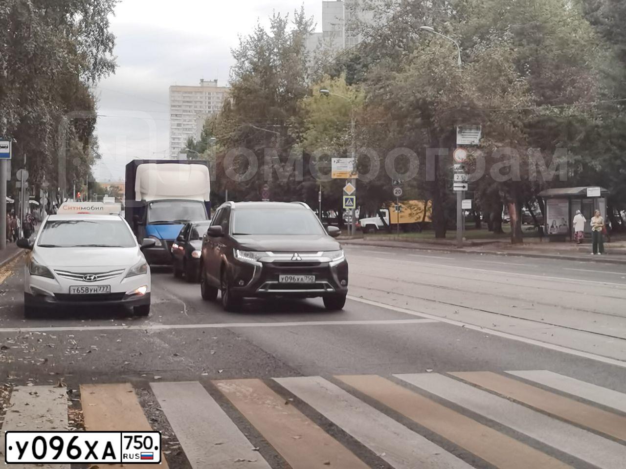 Фото автомобиля MITSUBISHI OUTLANDER, 2019 — госномер В274ТР69. Цвет: Коричневый