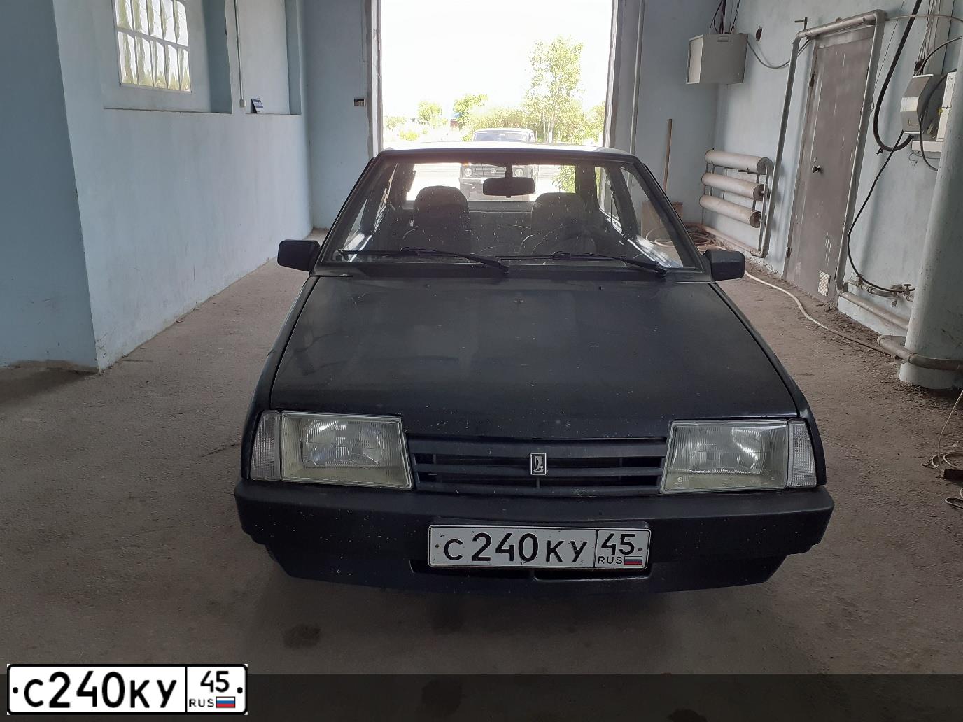 Фото автомобиля LADA 2108 SAMARA, 1995 — госномер С240КУ45. Цвет: ЧЕРНЫЙ