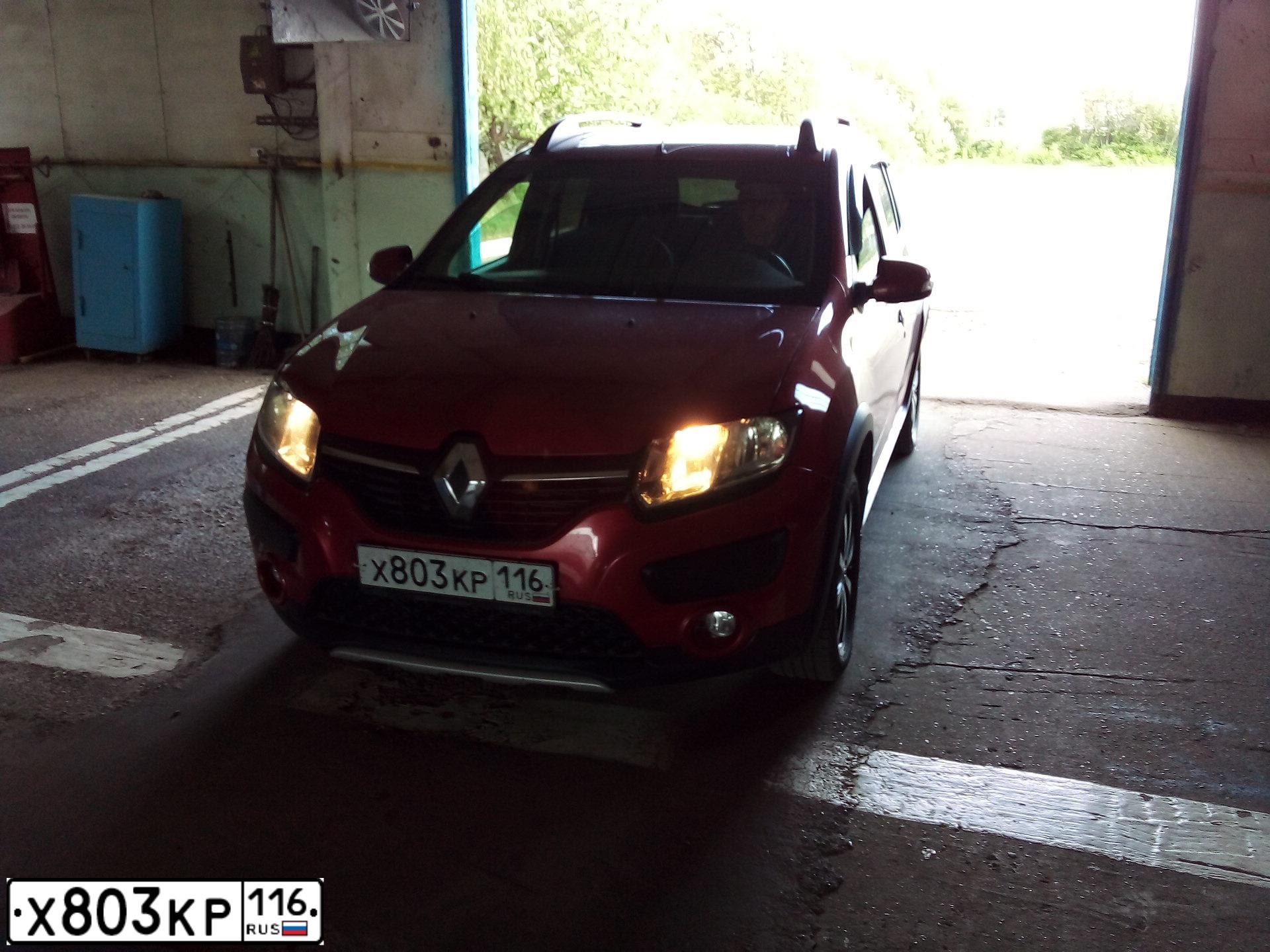 Фото автомобиля RENAULT SANDERO, 2016 — госномер О146СК716