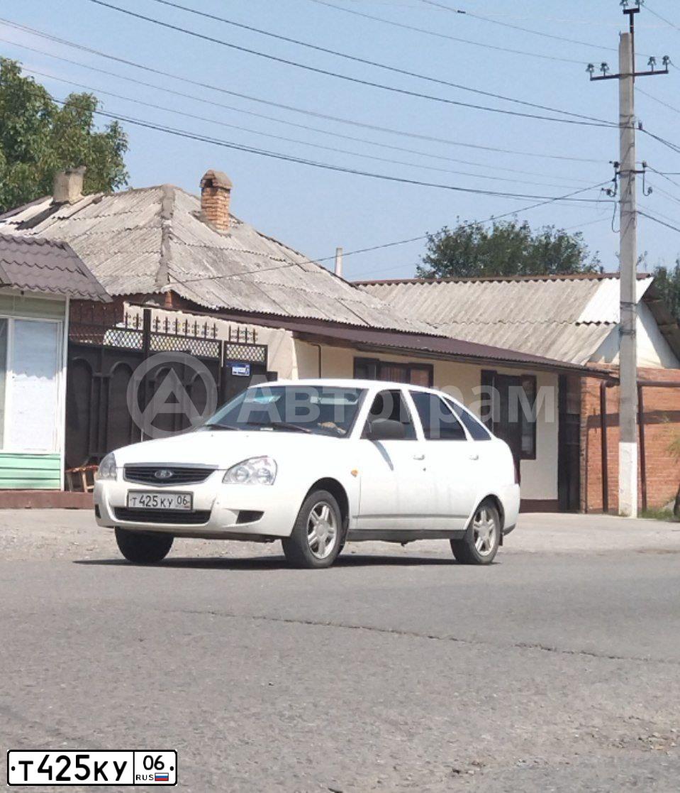 Фото автомобиля LADA 2172 PRIORA, 2010 — госномер Т425КУ06. Цвет: Белый