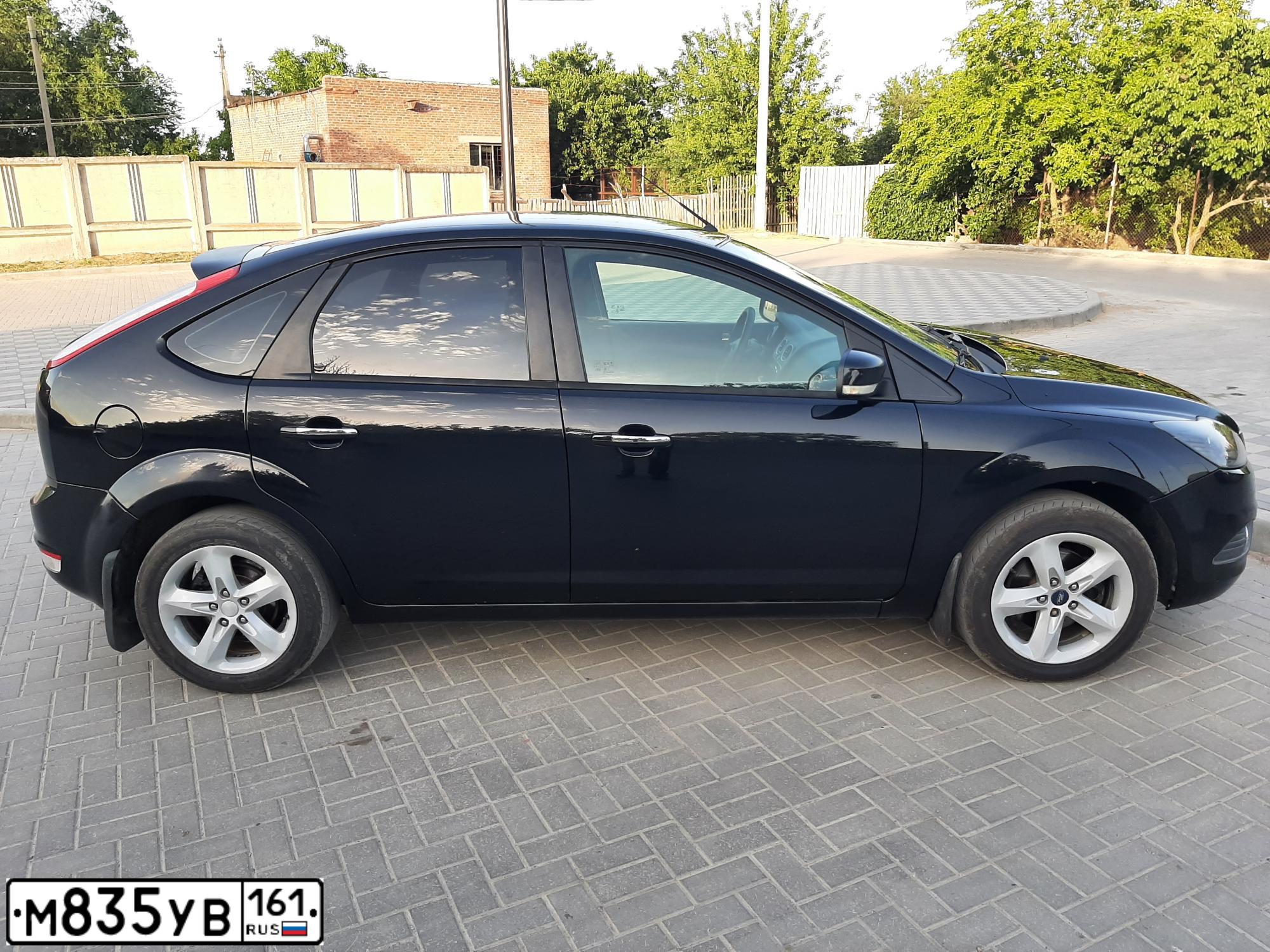 Фото автомобиля FORD FOCUS, 2010 — госномер Х299ВТ190. Цвет: ЧЕРНЫЙ