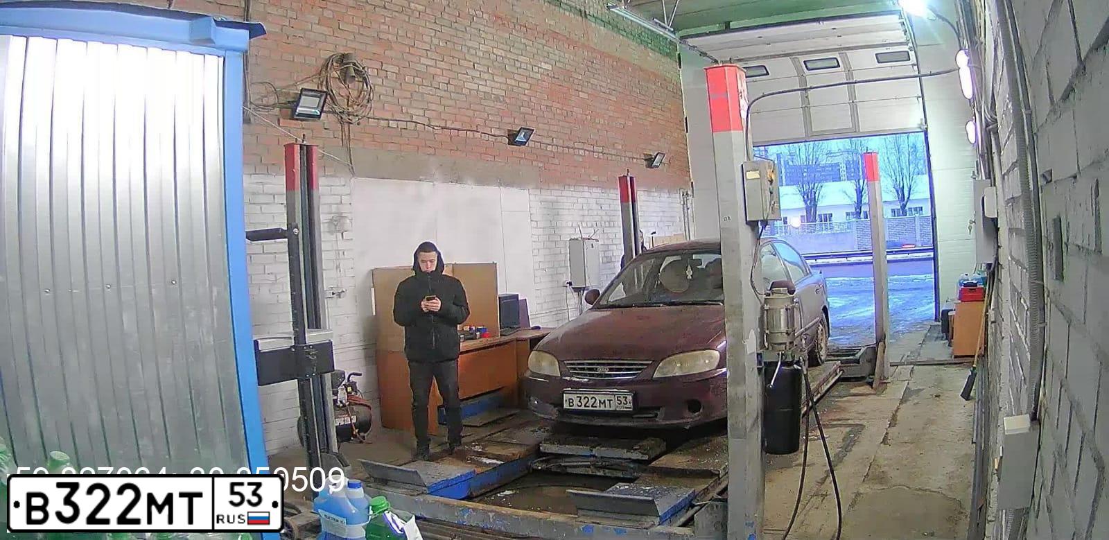 Фото автомобиля KIA SPECTRA, 2007 — госномер С402НО198. Цвет: Красный
