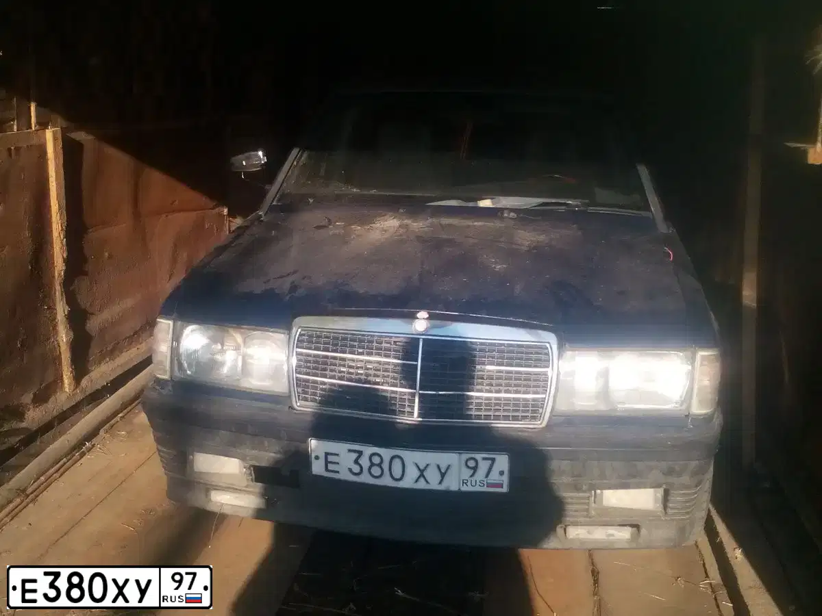 Фото автомобиля MERCEDES C-KLASSE, 1986 — госномер К077ОХ77. Цвет: СИНИЙ