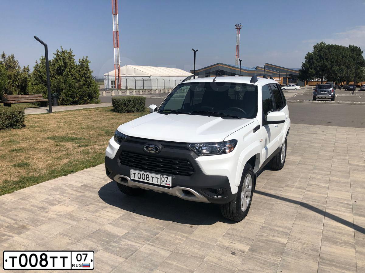 Фото автомобиля TOYOTA LAND CRUISER 200, 2018 — госномер К555ВО181. Цвет: ЧЕРНЫЙ