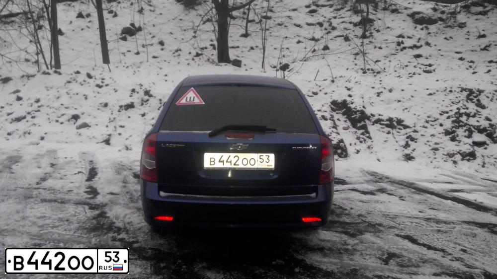 Фото автомобиля CHEVROLET LACETTI, 2006 — госномер В442ОО53. Цвет: СИНИЙ