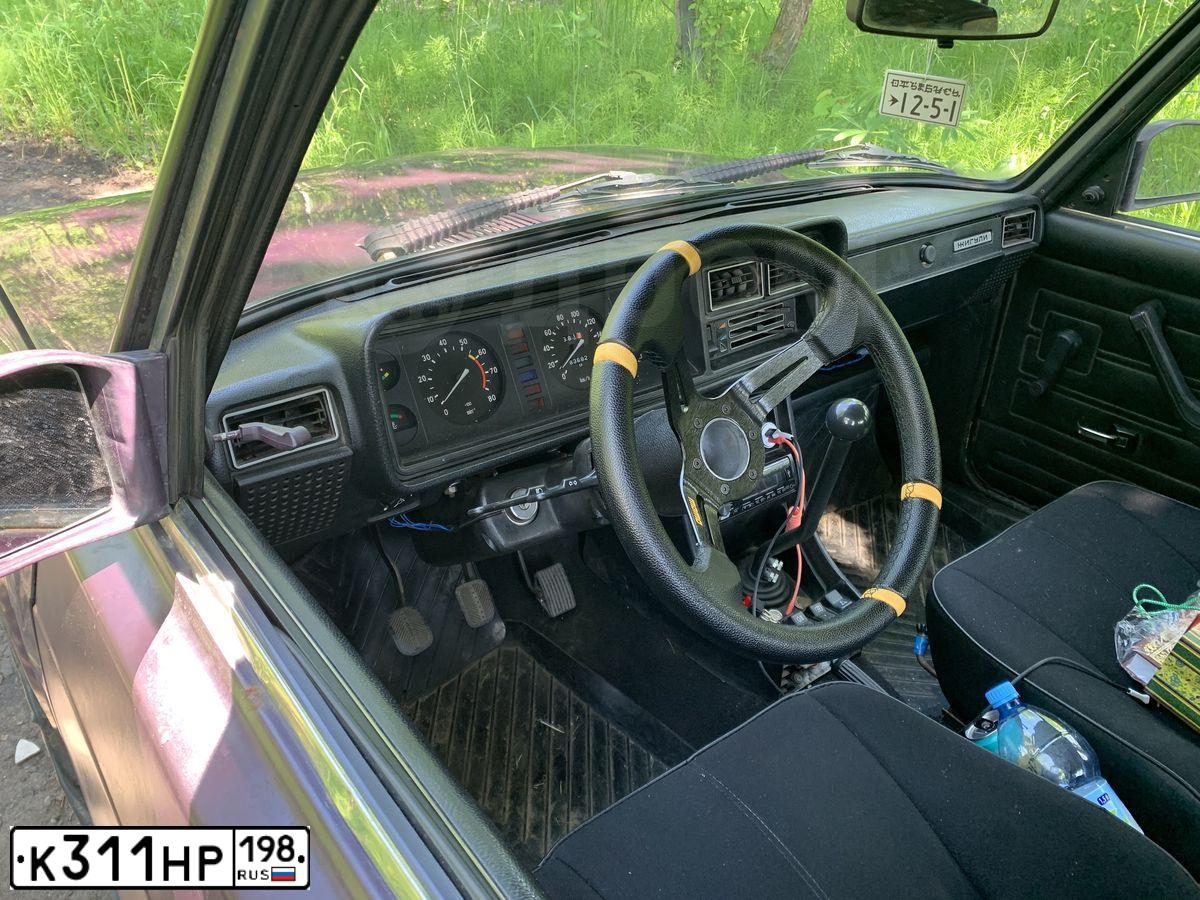 Фото автомобиля LADA 2107 LADA, 1997 — госномер Т102ЕО198. Цвет: БАКЛАЖАН.