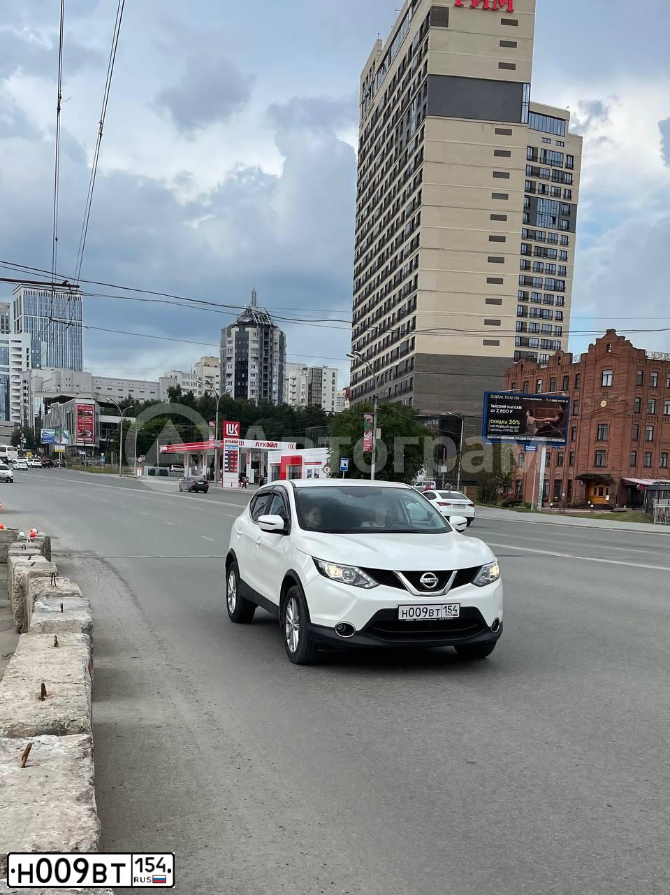 Фото автомобиля HYUNDAI SOLARIS, 2012 — госномер Н009ВТ154. Цвет: ТЕМНО-СИНИЙ