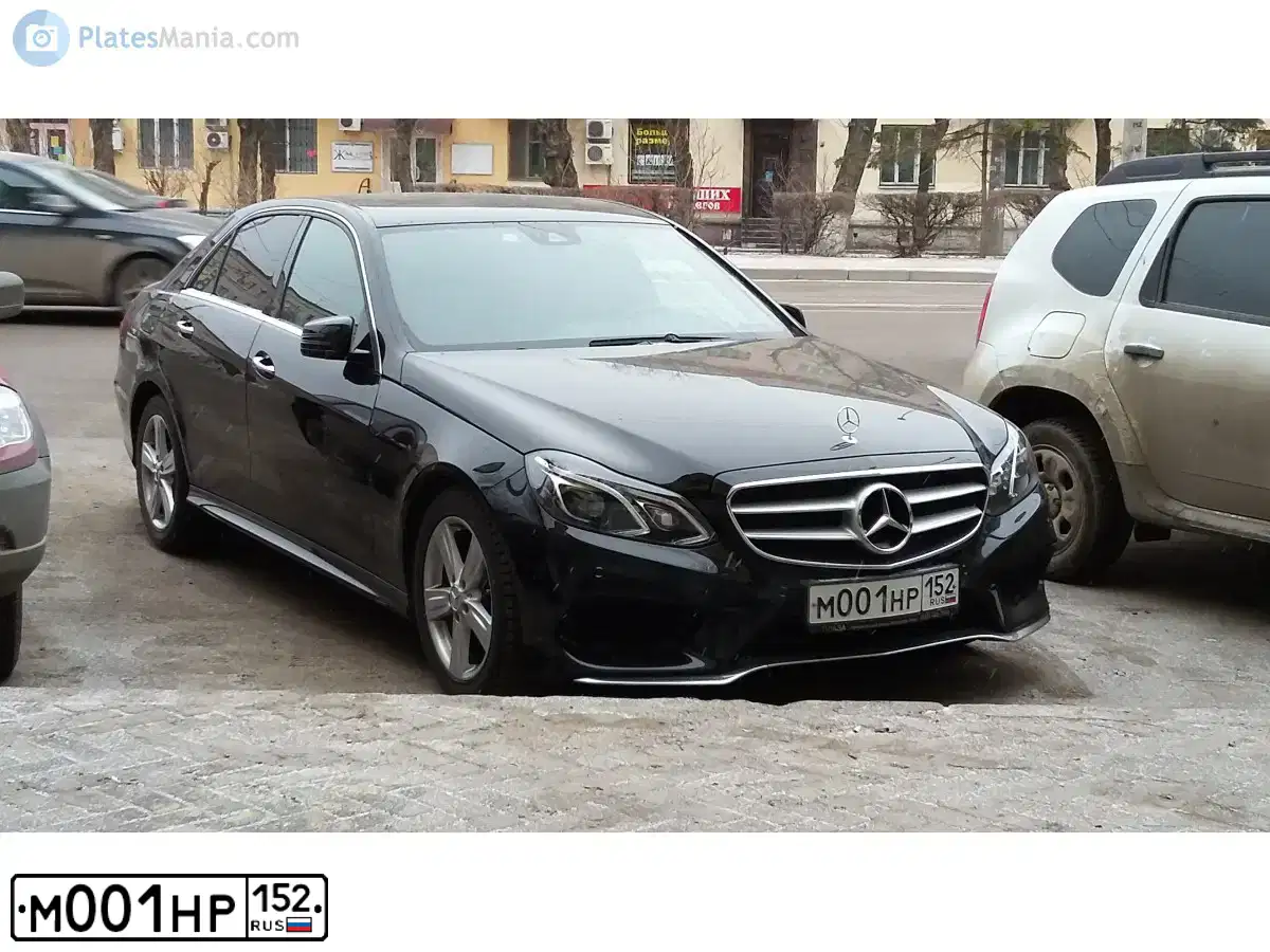 Фото автомобиля MERCEDES E-KLASSE, 2013 — госномер М001НР152. Цвет: ЧЕРНЫЙ
