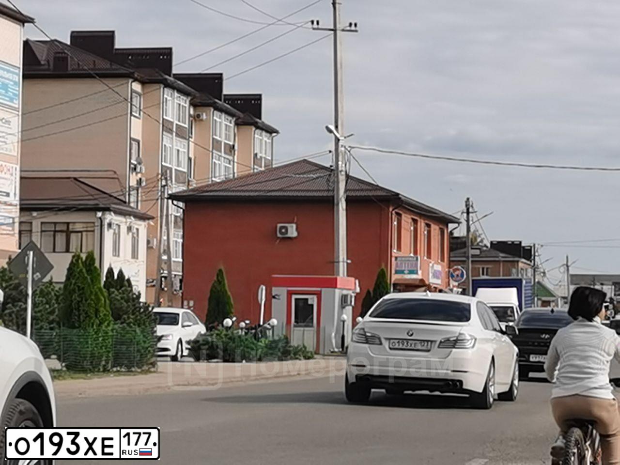 Фото автомобиля RENAULT LOGAN, 2007 — госномер Т435СЕ199. Цвет: Серый