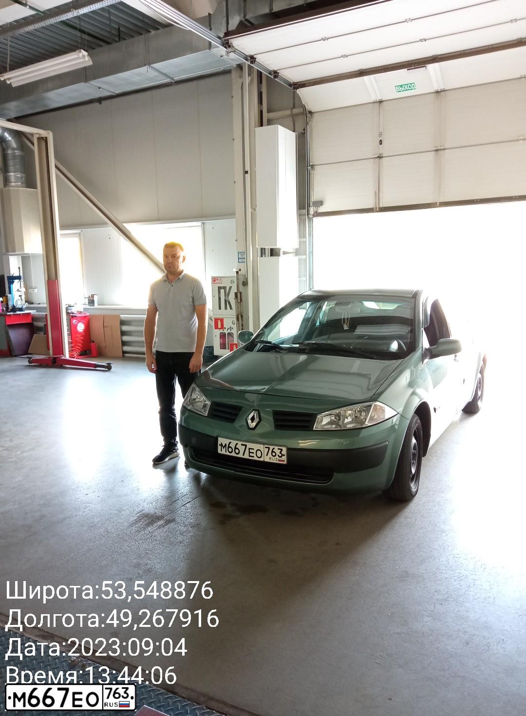 Фото автомобиля RENAULT MEGANE, 2004 — госномер М667ЕО763. Цвет: ЗЕЛЕНЫЙ СЕРО ЗЕЛЕН