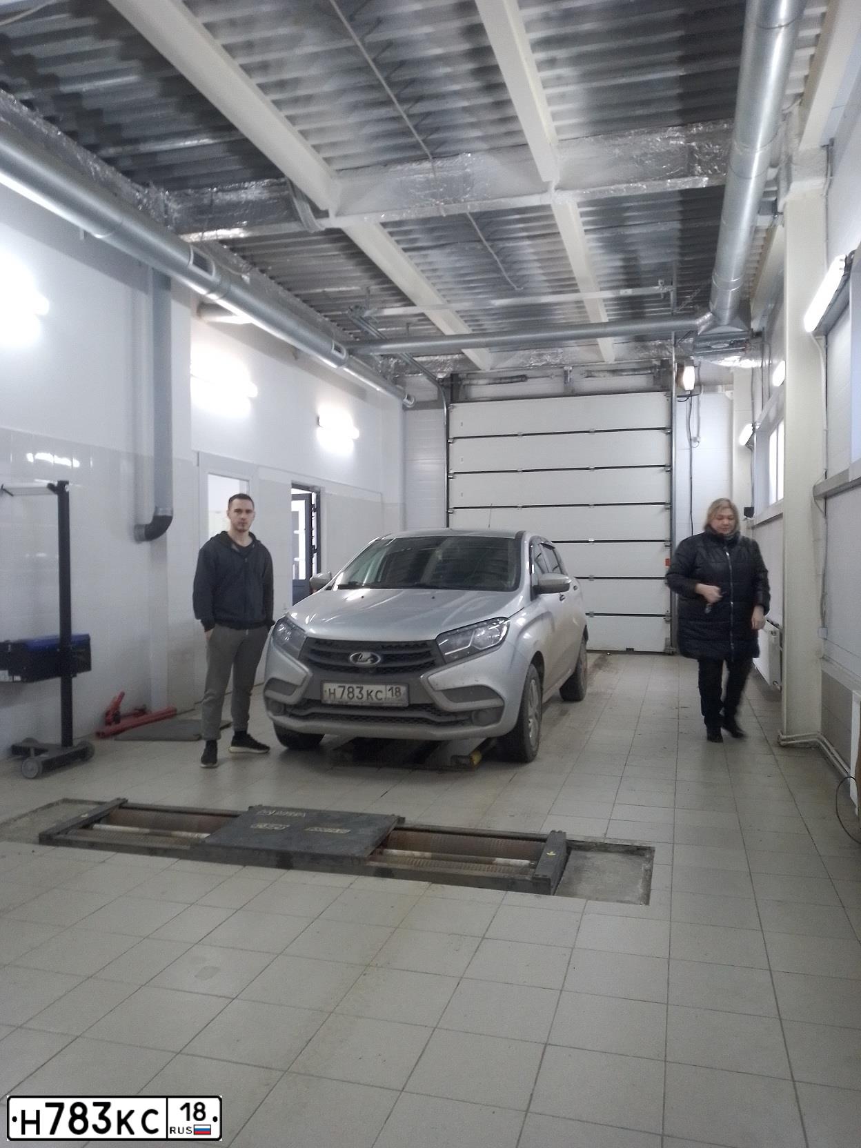 Фото автомобиля LADA XRAY, 2018 — госномер Н783КС18. Цвет: СЕРЕБРИСТЫЙ