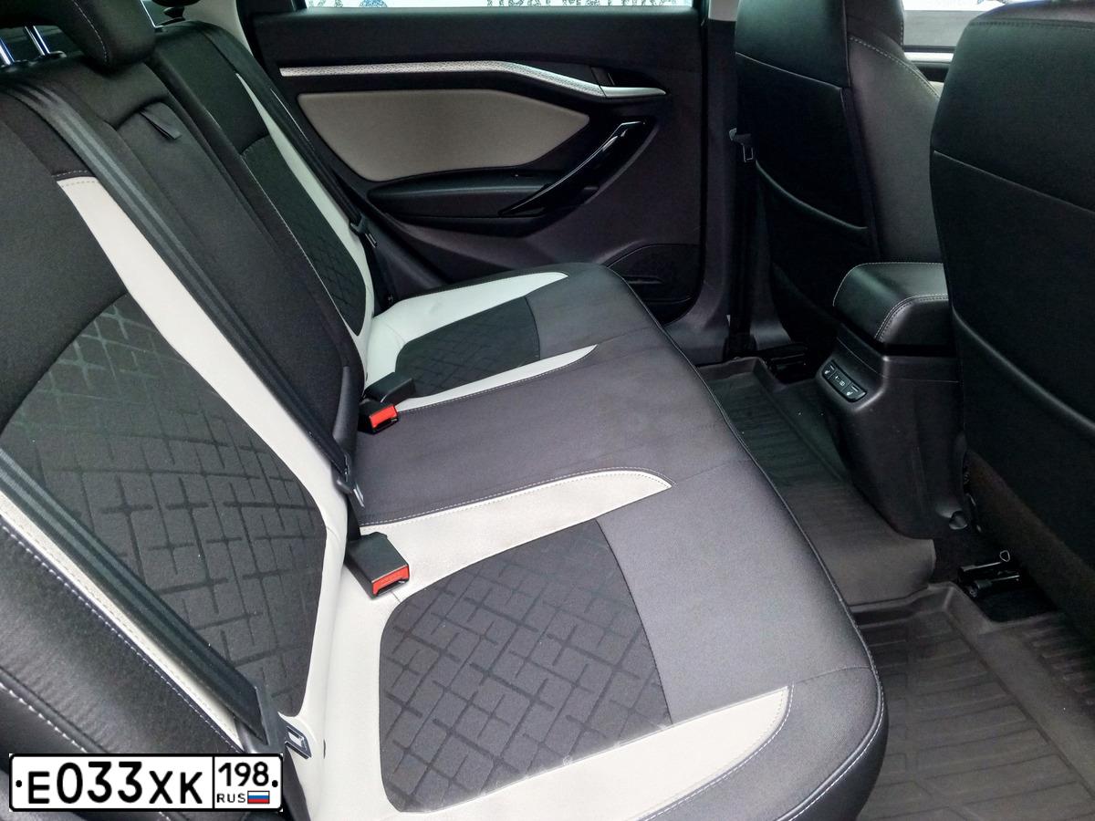 Фото автомобиля LADA VESTA, 2020 — госномер М990УР198. Цвет: СЕРЫЙ