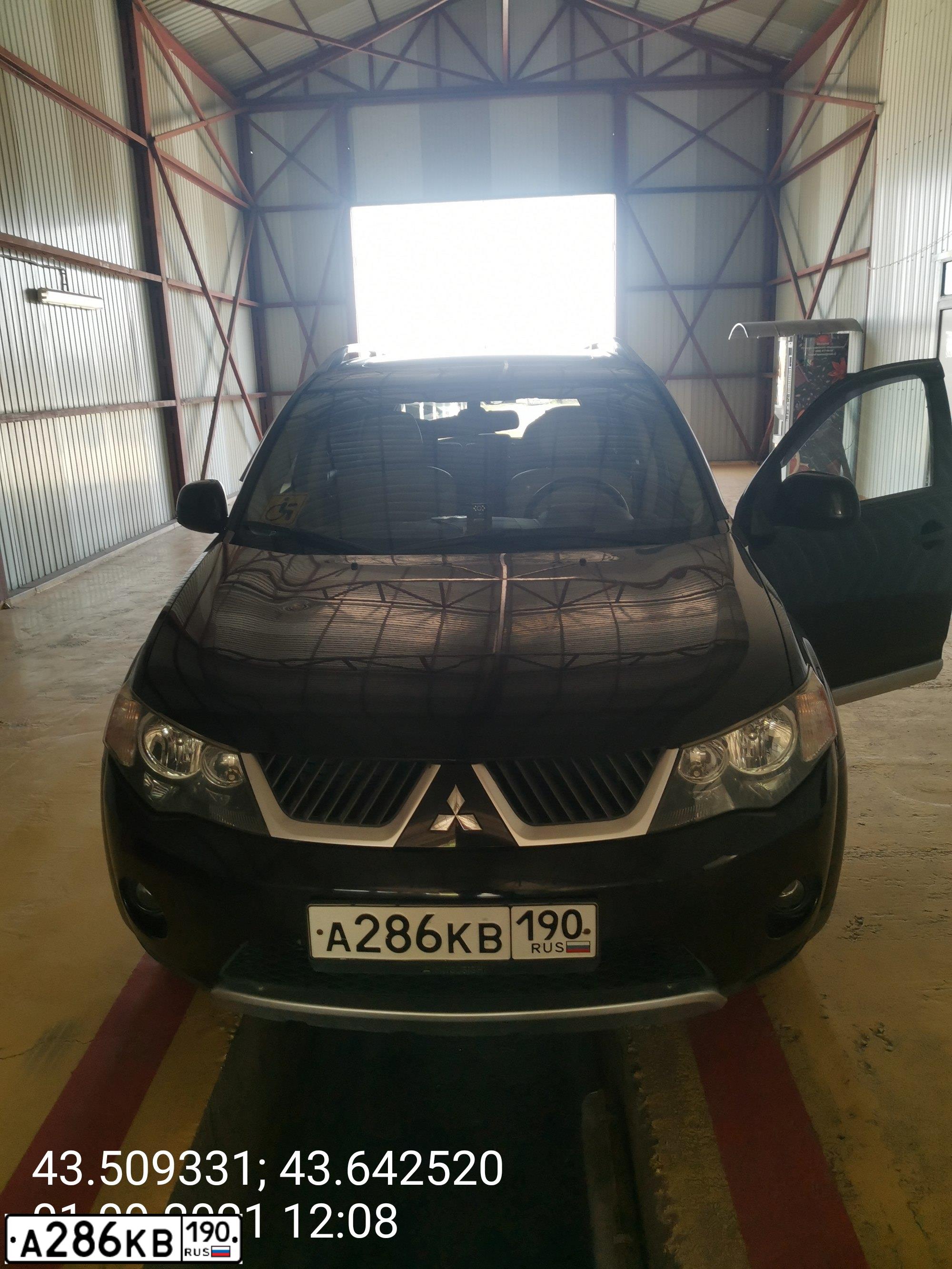 Фото автомобиля MITSUBISHI OUTLANDER, 2008 — госномер О088ОО71. Цвет: ЧЕРНЫЙ