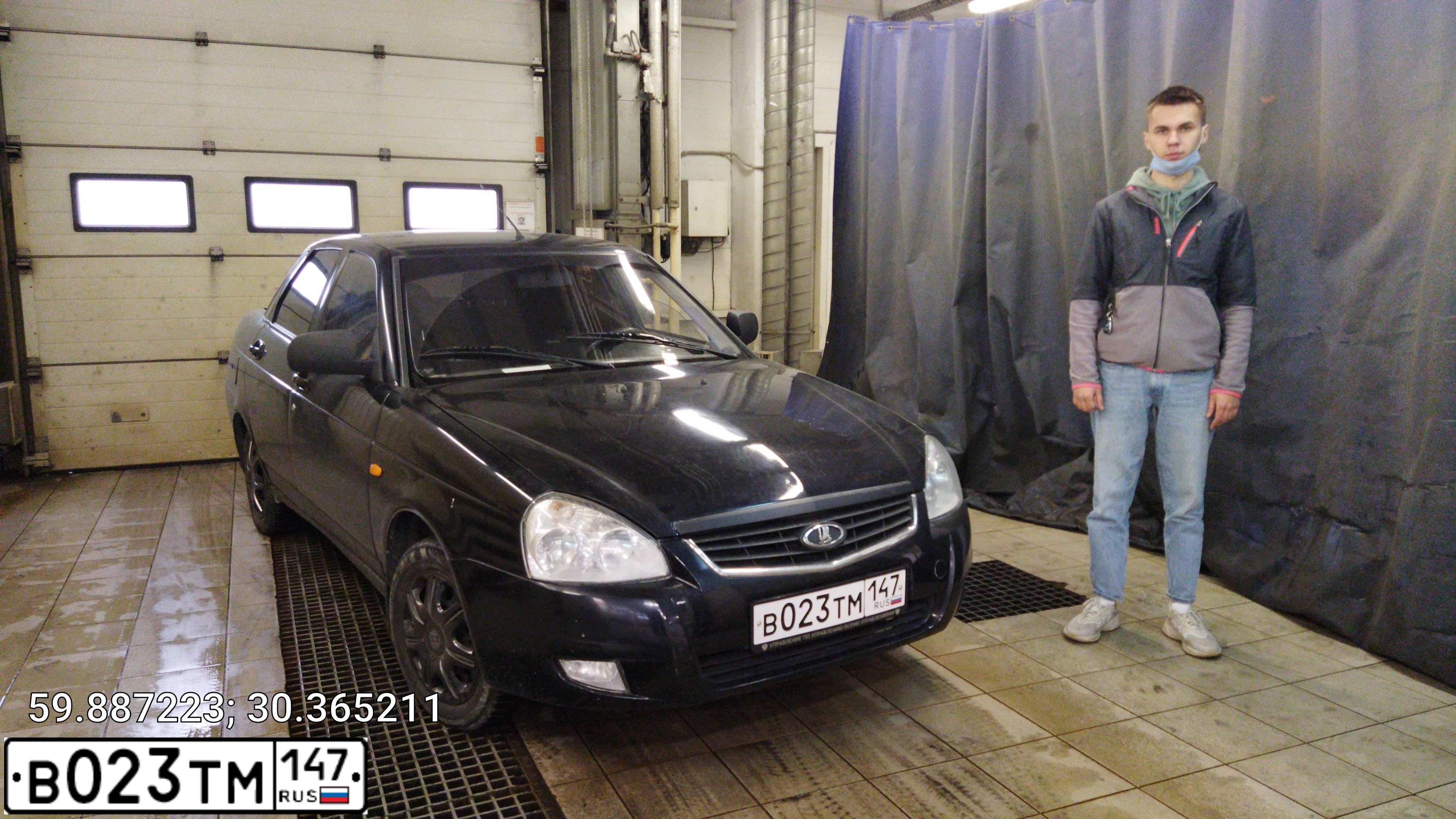Фото автомобиля LADA 2170 PRIORA, 2008 — госномер В023ТМ147. Цвет: Сине-Черный