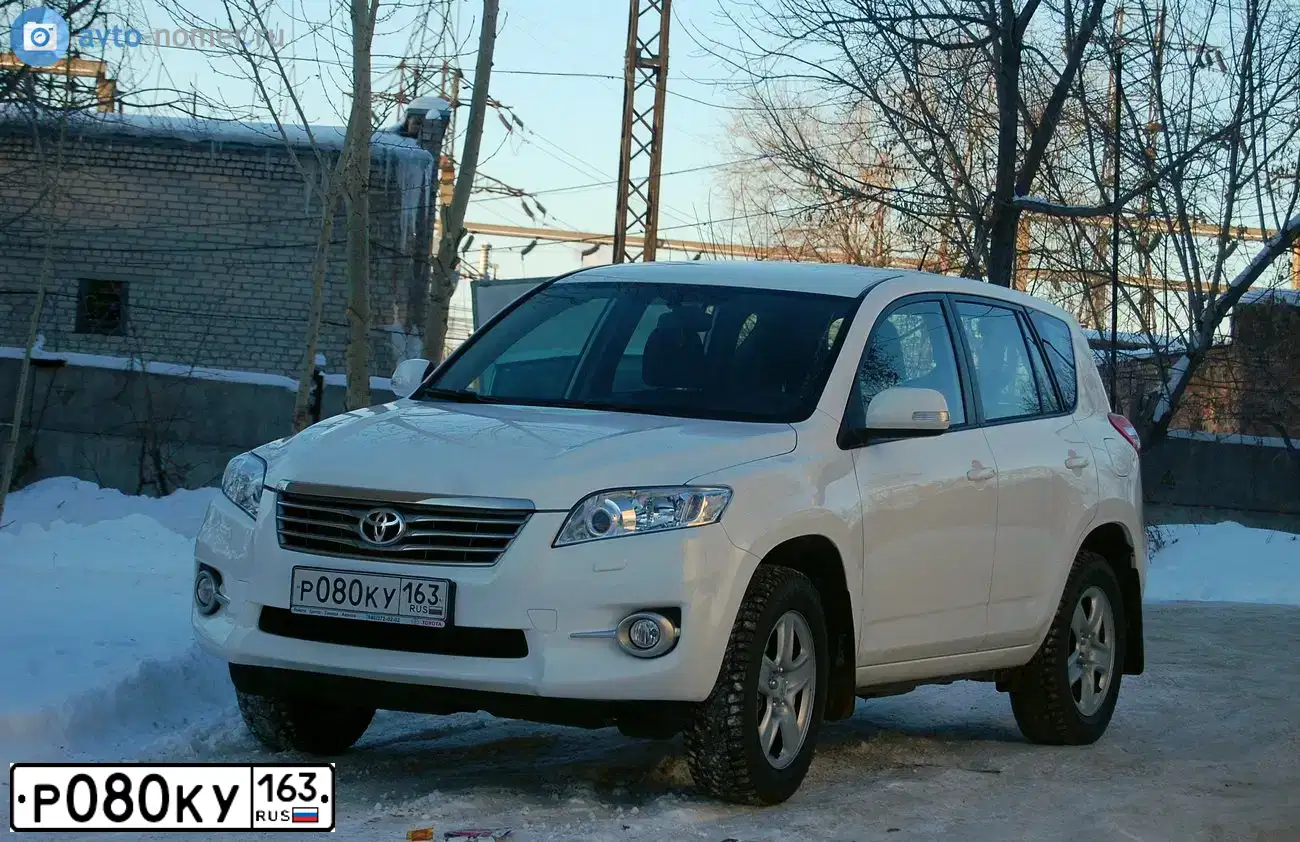 Фото автомобиля TOYOTA RAV4, 2011 — госномер Е510ХО134. Цвет: Белый