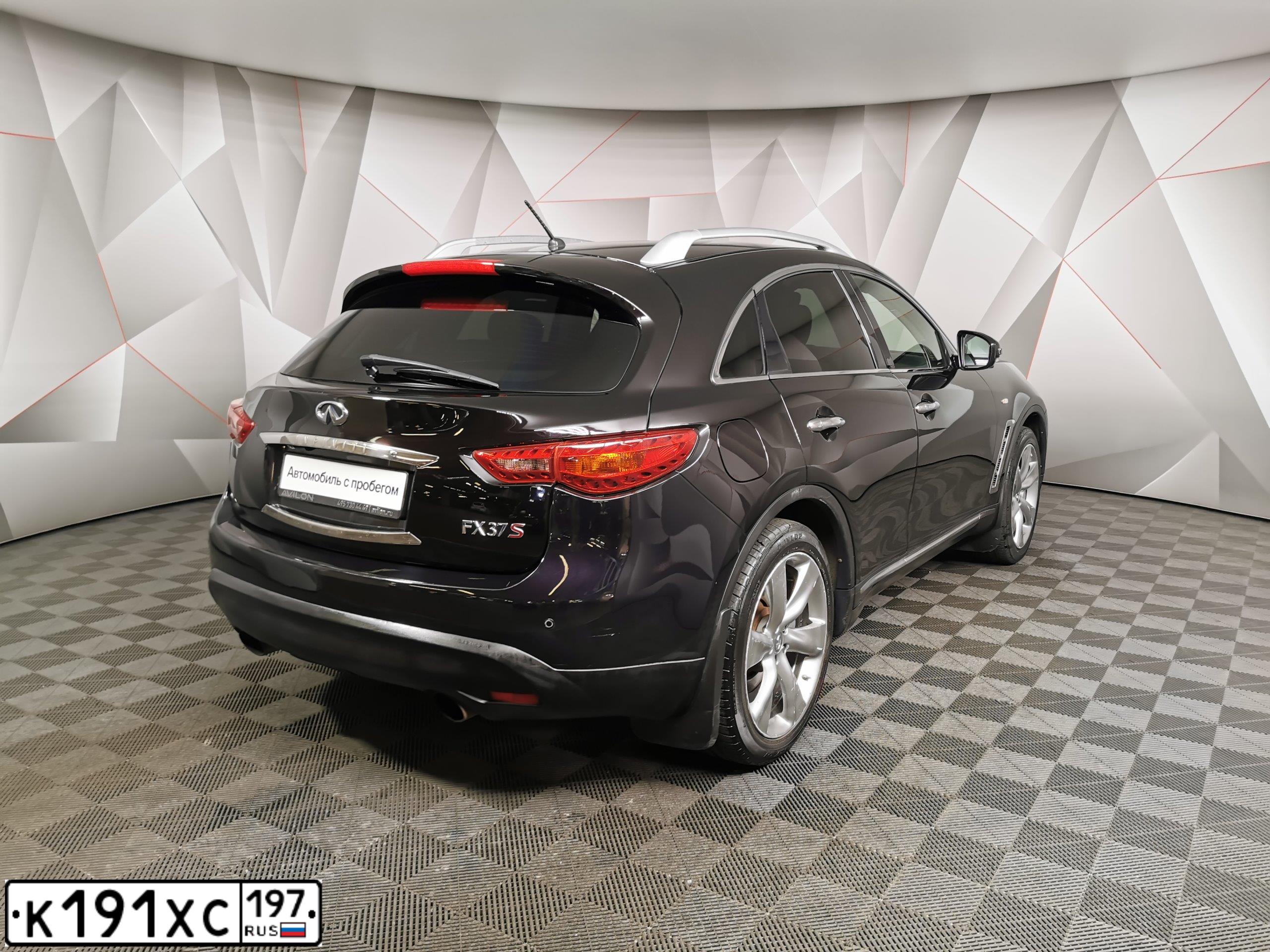 Фото автомобиля INFINITI QX70 /FX/, 2012 — госномер В829КМ790. Цвет: ЧЕРНЫЙ
