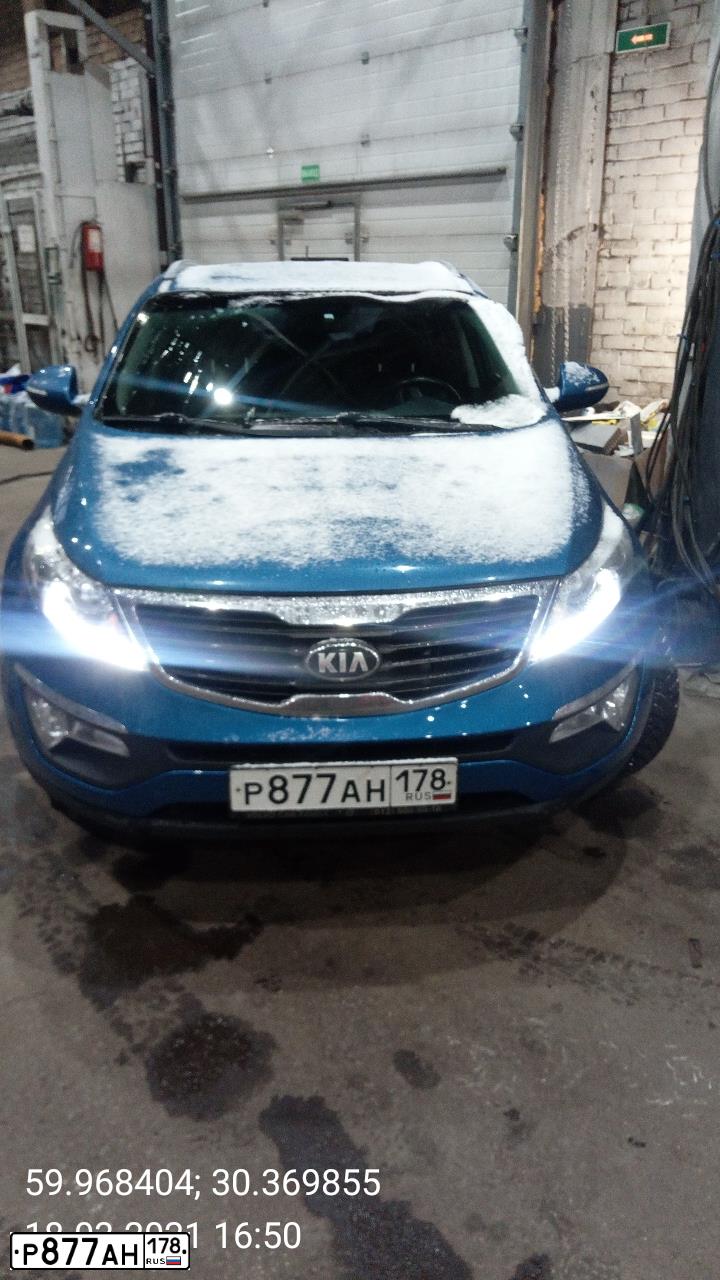 Фото автомобиля KIA SPORTAGE, 2013 — госномер Р877АН178. Цвет: синий