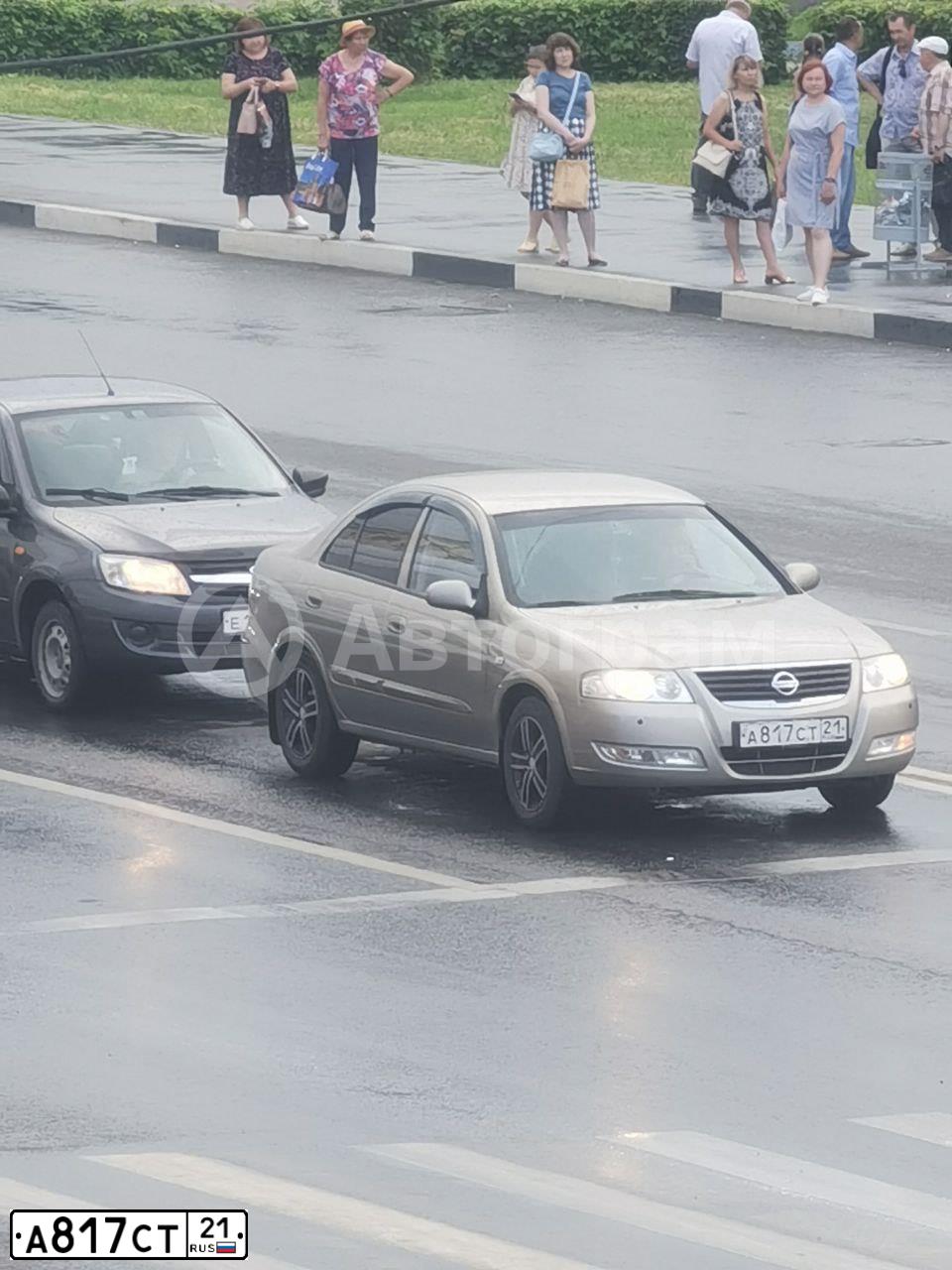 Фото автомобиля NISSAN ALMERA, 2010 — госномер А817СТ21. Цвет: БЕЖЕВЫЙ