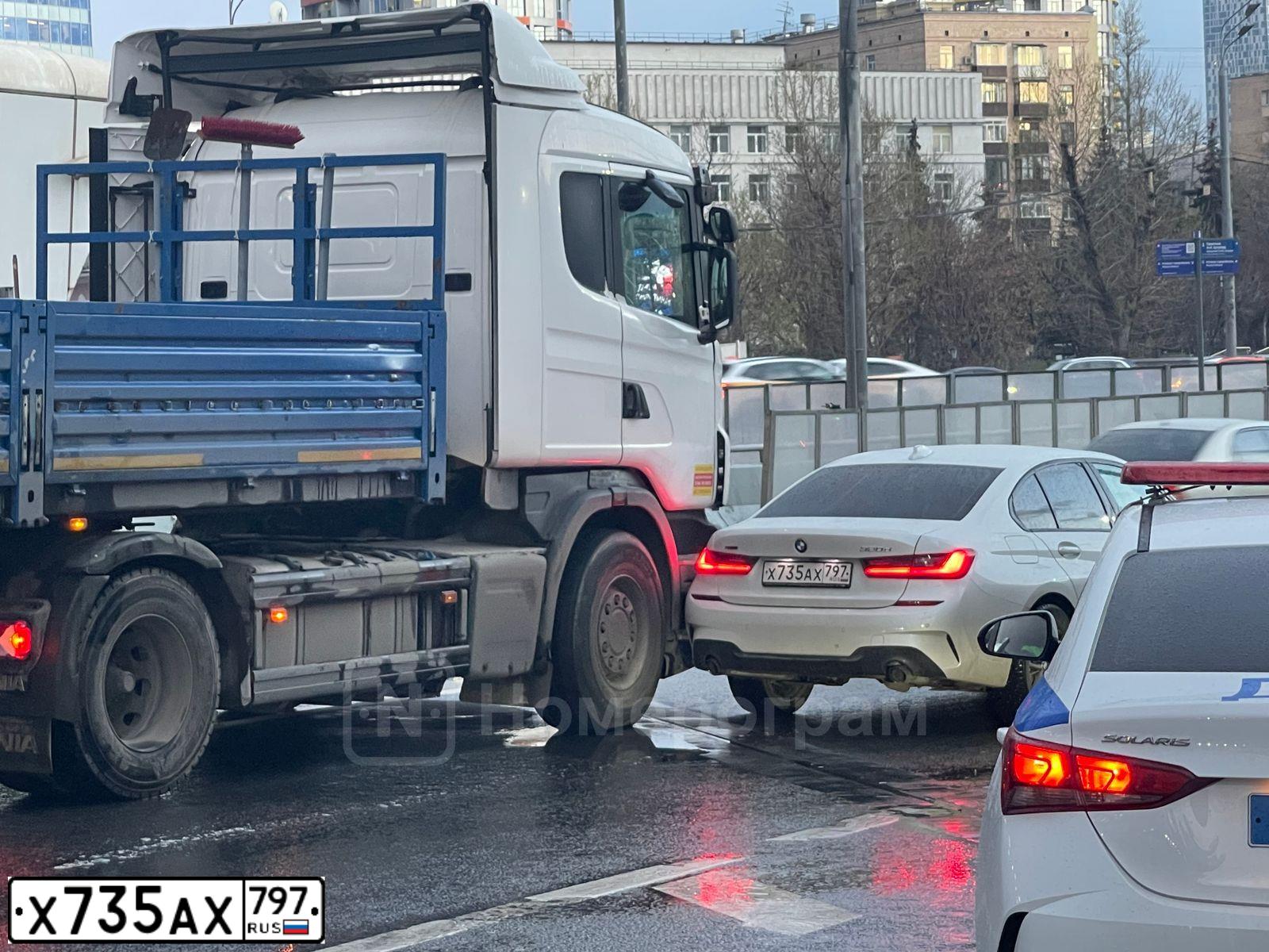 Фото автомобиля BMW SERIE 3, 2020 — госномер Х735АХ797. Цвет: Белый