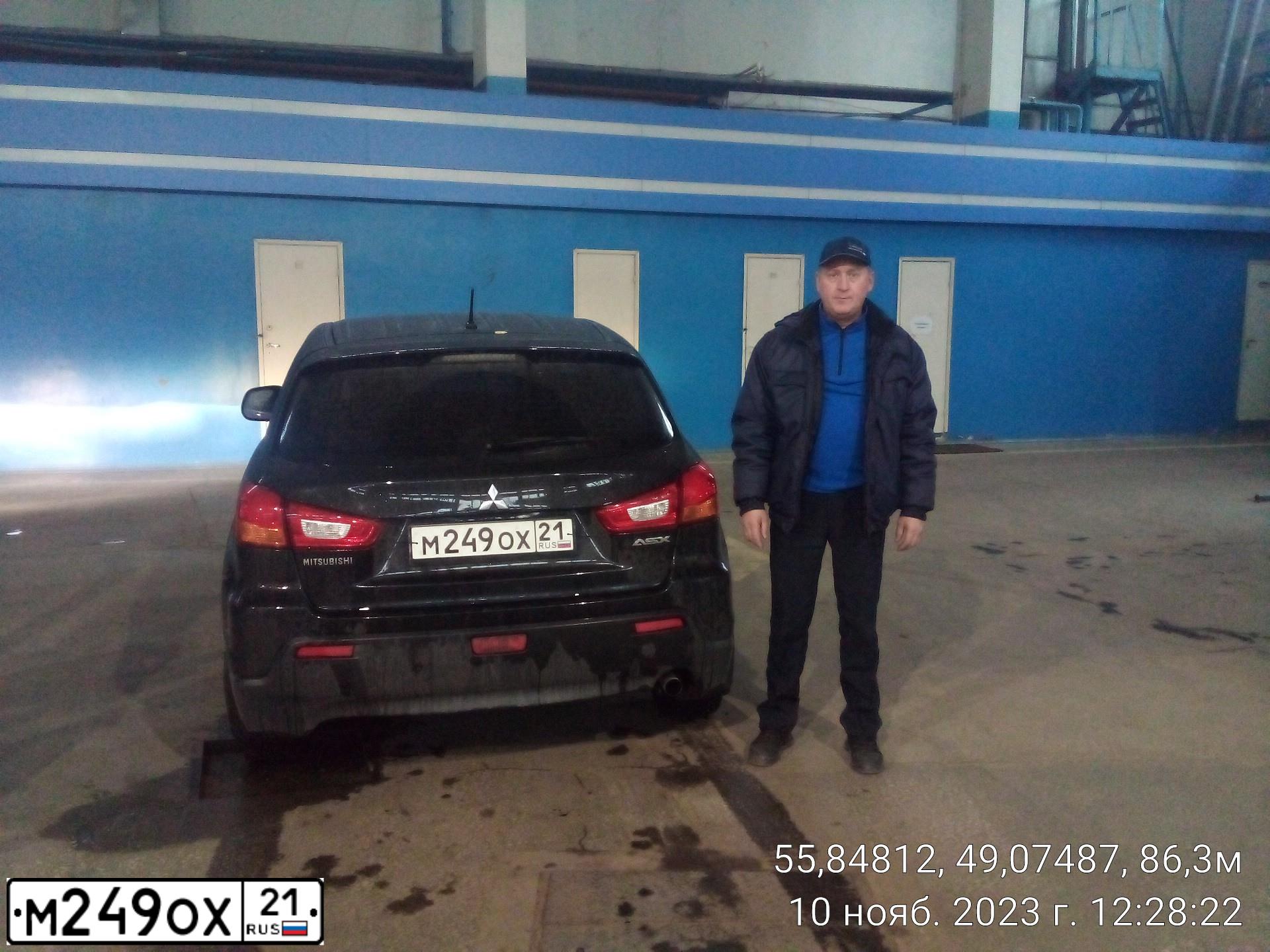 Фото автомобиля MITSUBISHI ASX, 2010 — госномер А700ХА21. Цвет: ЧЕРНЫЙ