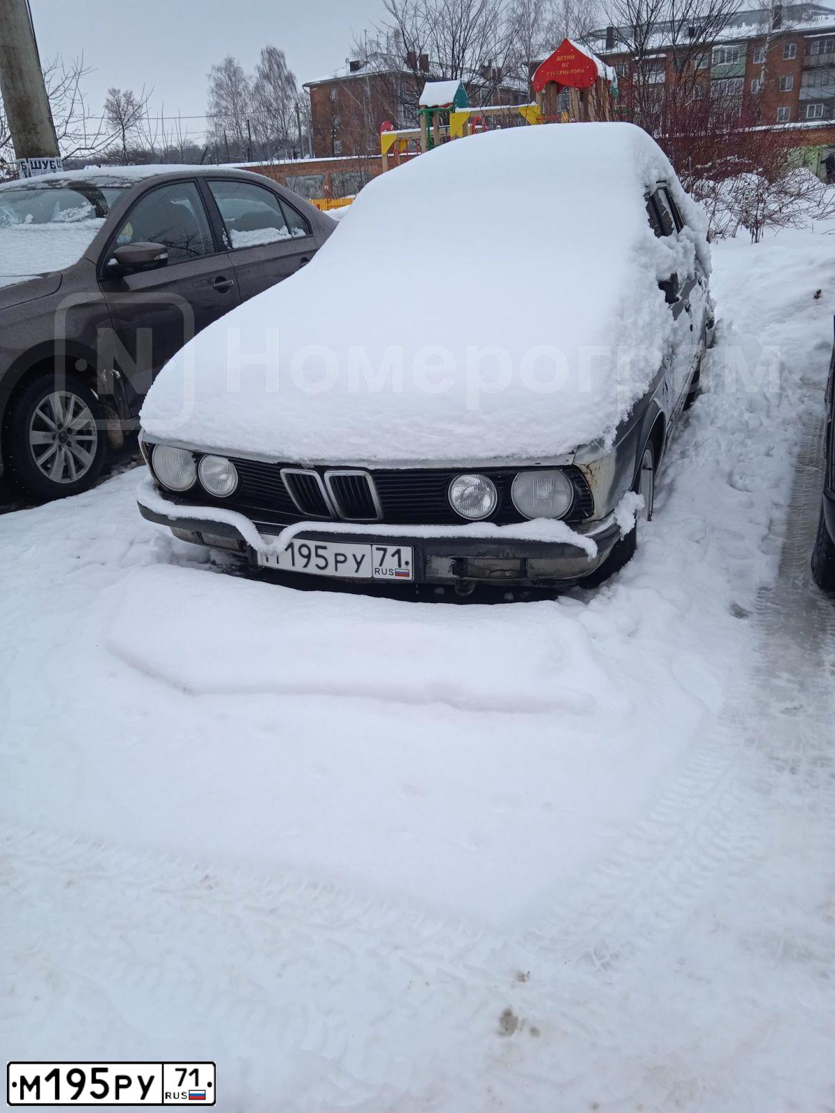 Фото автомобиля BMW SERIE 5, 1984 — госномер М195РУ71. Цвет: СЕРЫЙ