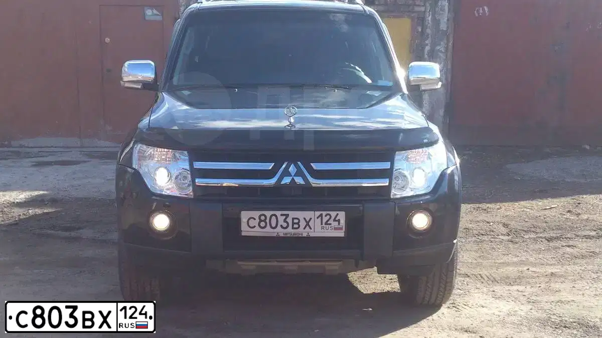 Фото автомобиля MITSUBISHI PAJERO, 2007 — госномер С803ВХ124. Цвет: ЧЕРНЫЙ