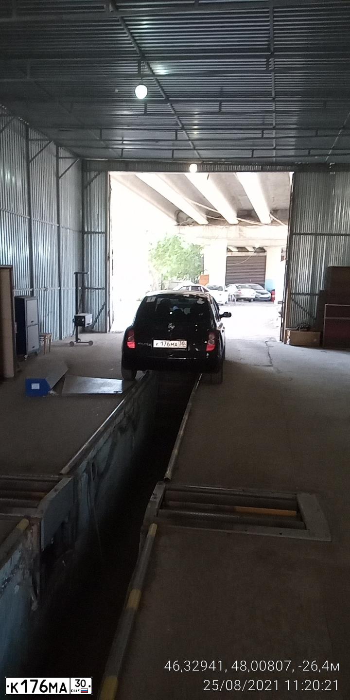 Фото автомобиля NISSAN MICRA, 2007 — госномер К176МА30. Цвет: ЧЕРНЫЙ