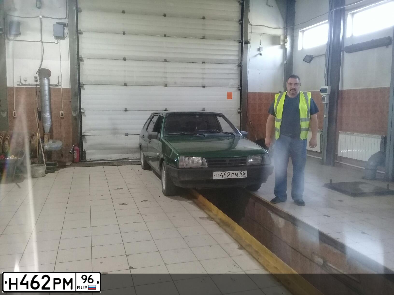 Фото автомобиля LADA 2109 SAMARA, 2000 — госномер Р664УР196. Цвет: ЗЕЛЕНЫЙ