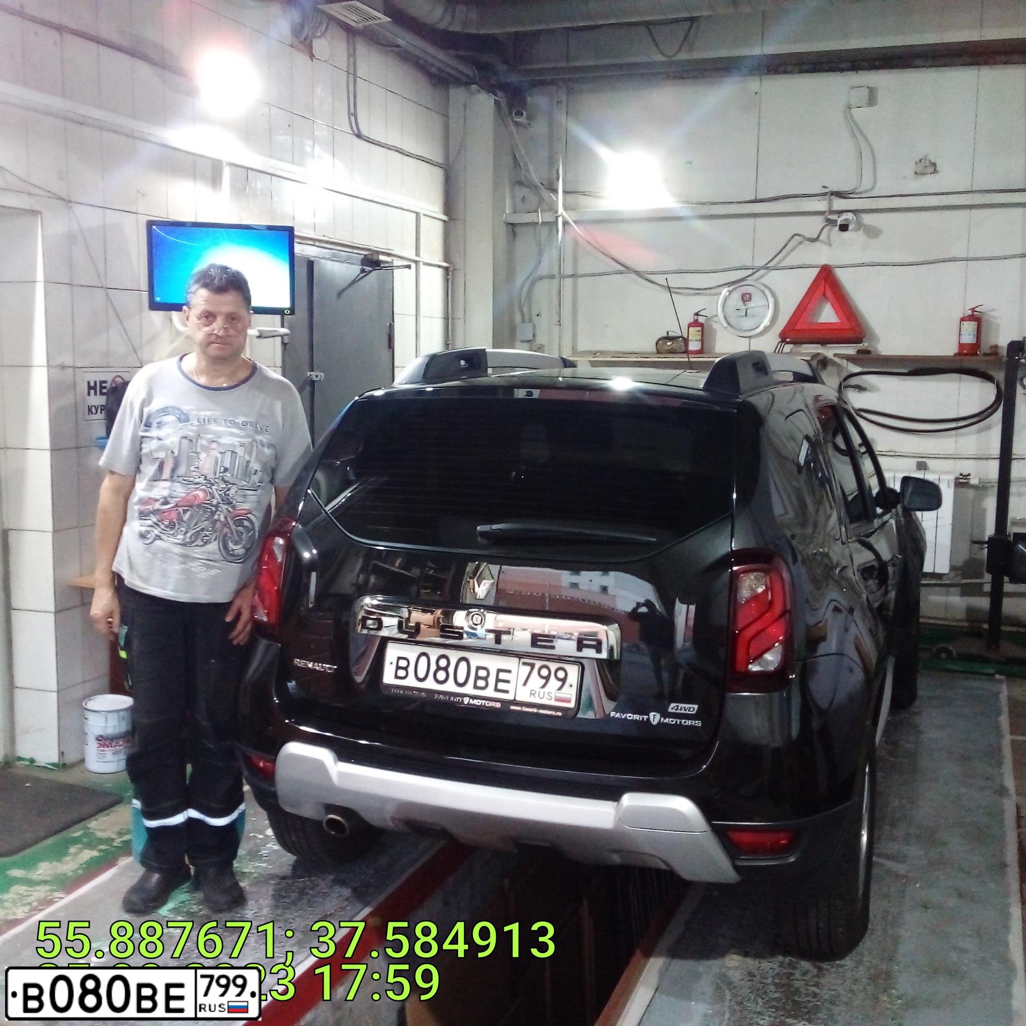 Фото автомобиля RENAULT DUSTER, 2017 — госномер В682ЕВ977. Цвет: ЧЕРНЫЙ