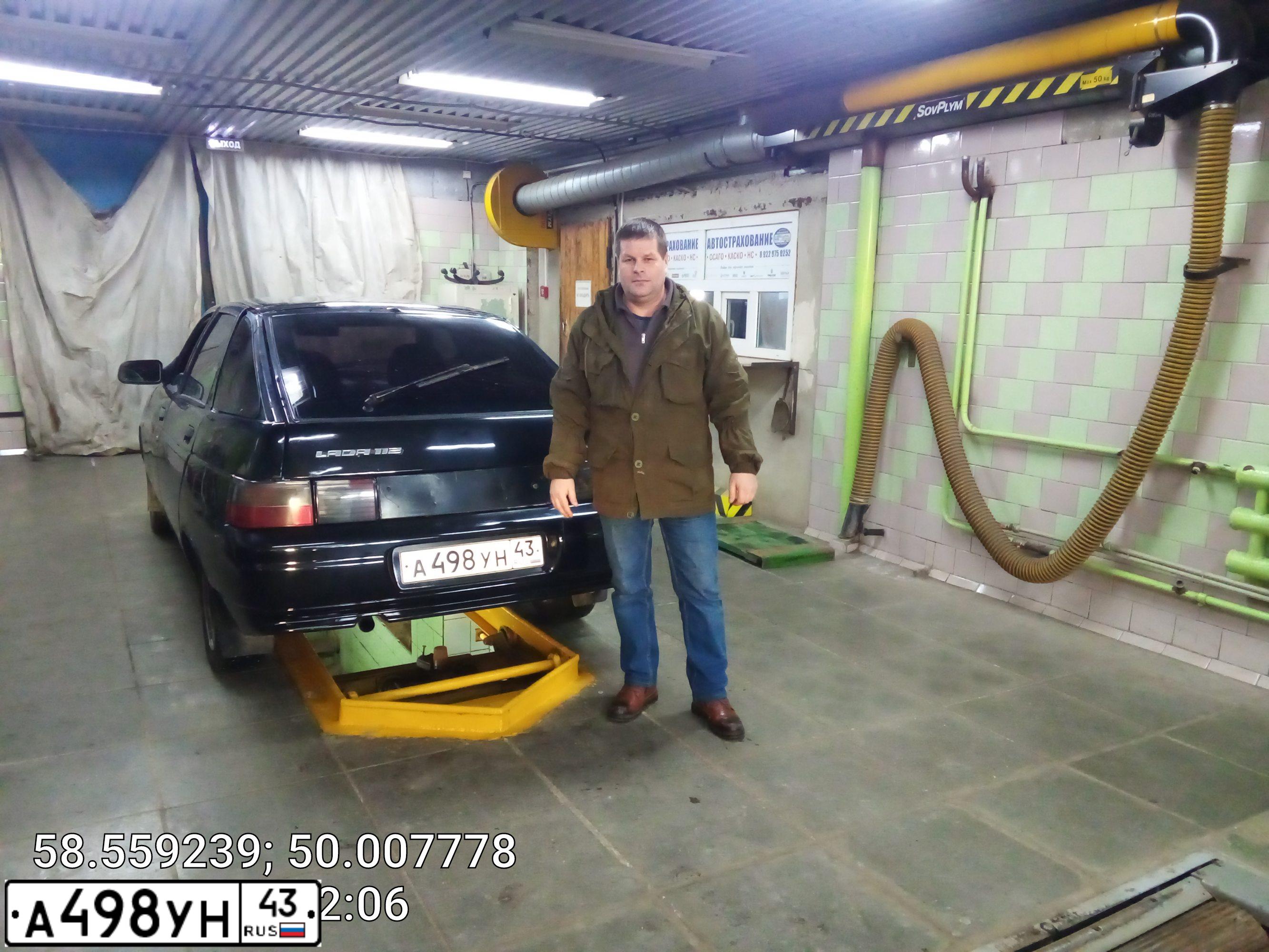 Фото автомобиля LADA 2112, 2007 — госномер В988УС43