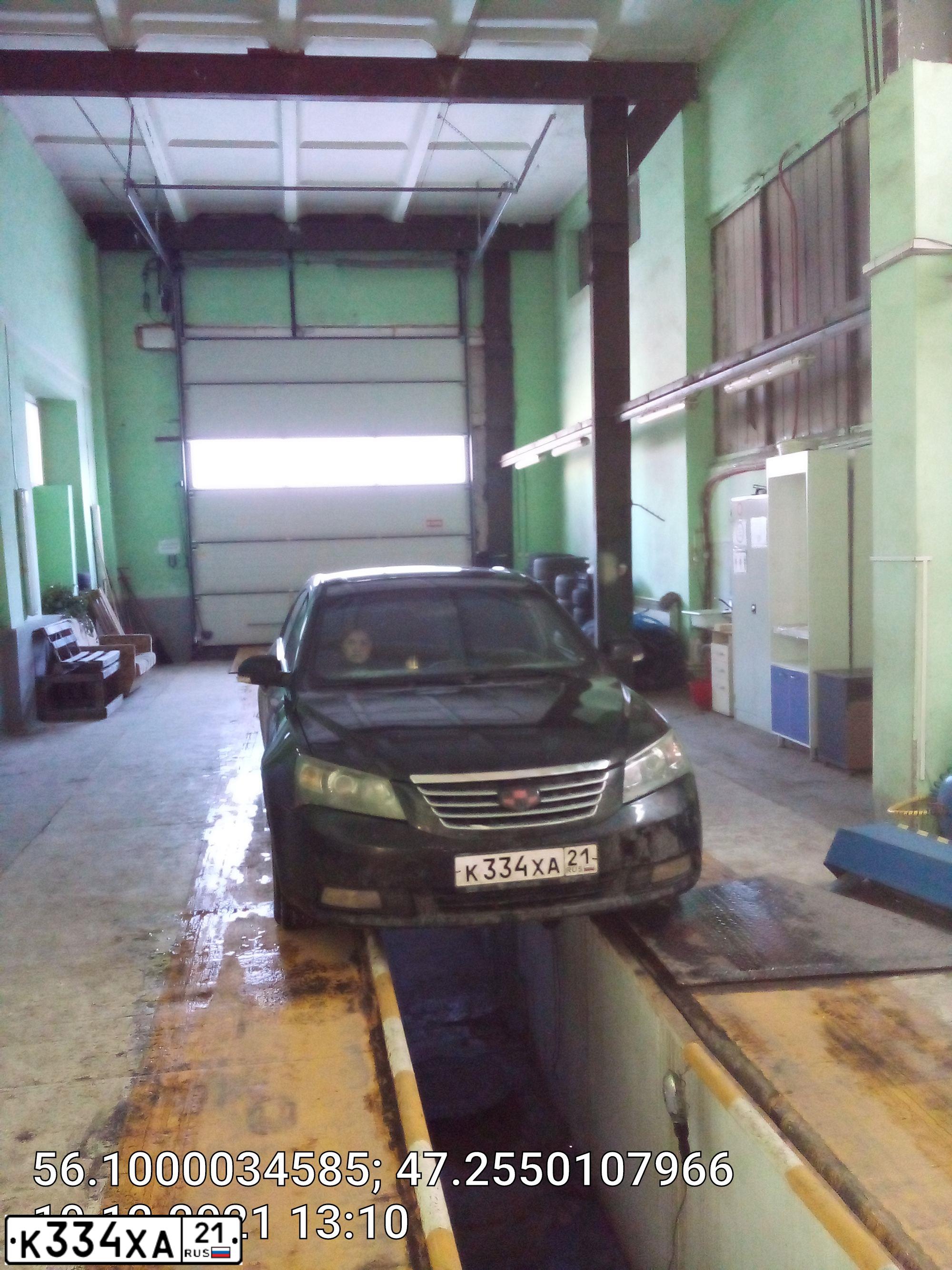 Фото автомобиля GEELY EMGRAND (FE-1), 2014 — госномер Е698ОН147. Цвет: ЧЕРНЫЙ