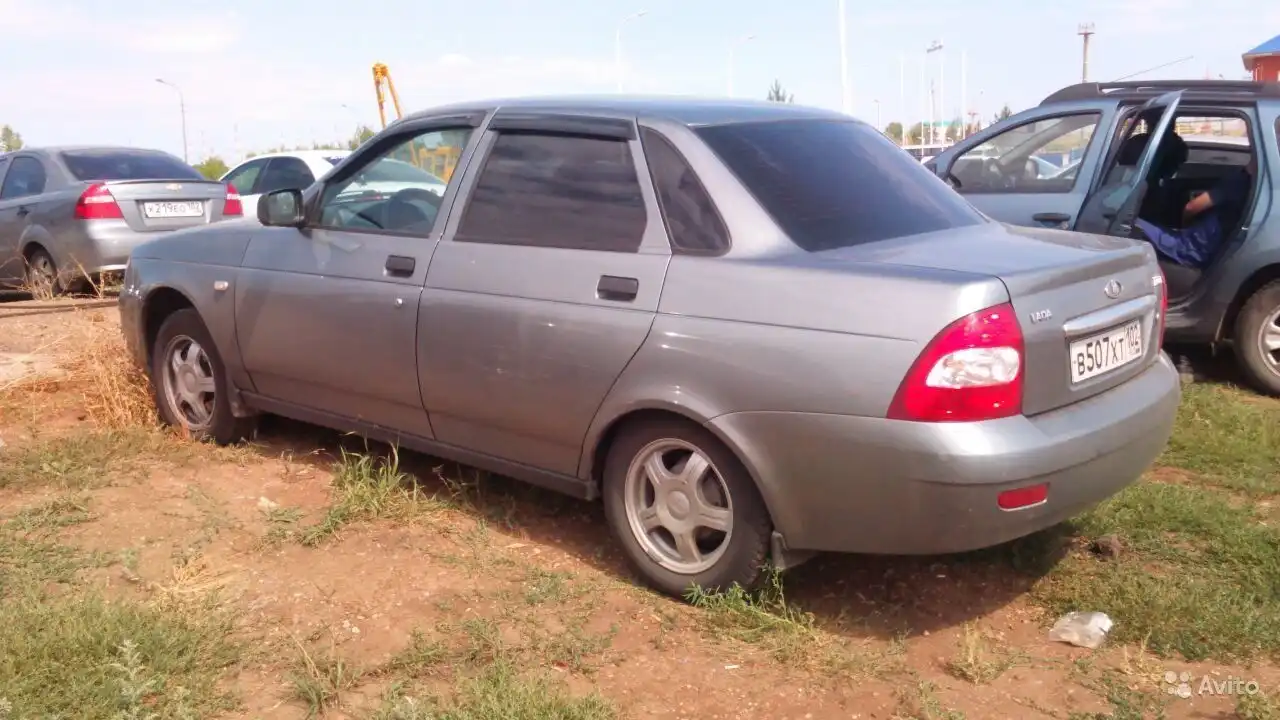 Фото автомобиля LADA 2170 PRIORA, 2010 — госномер В507ХТ102. Цвет: СРЕДНИЙ СЕРО-ЗЕЛЕНЫЙ МЕТ.