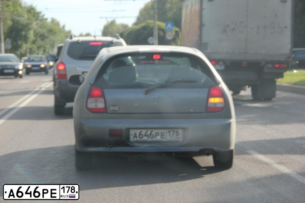 Фото автомобиля MITSUBISHI COLT, 1998 — госномер Е698ВС98. Цвет: БЕЛЫЙ