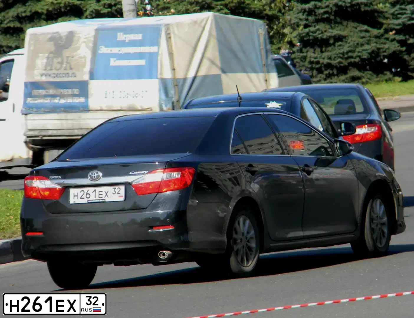 Фото автомобиля TOYOTA CAMRY, 2013 — госномер Р690ВК32. Цвет: ЧЕРНЫЙ МЕТАЛЛИК