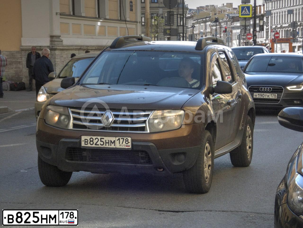 Фото автомобиля RENAULT DUSTER, 2012 — госномер В825НМ178. Цвет: КОРИЧНЕВЫЙ