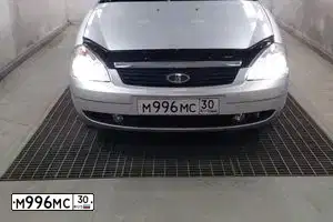 Фото автомобиля LADA 2172 PRIORA, 2010 — госномер В588ОА116. Цвет: Светло-серебристый металик