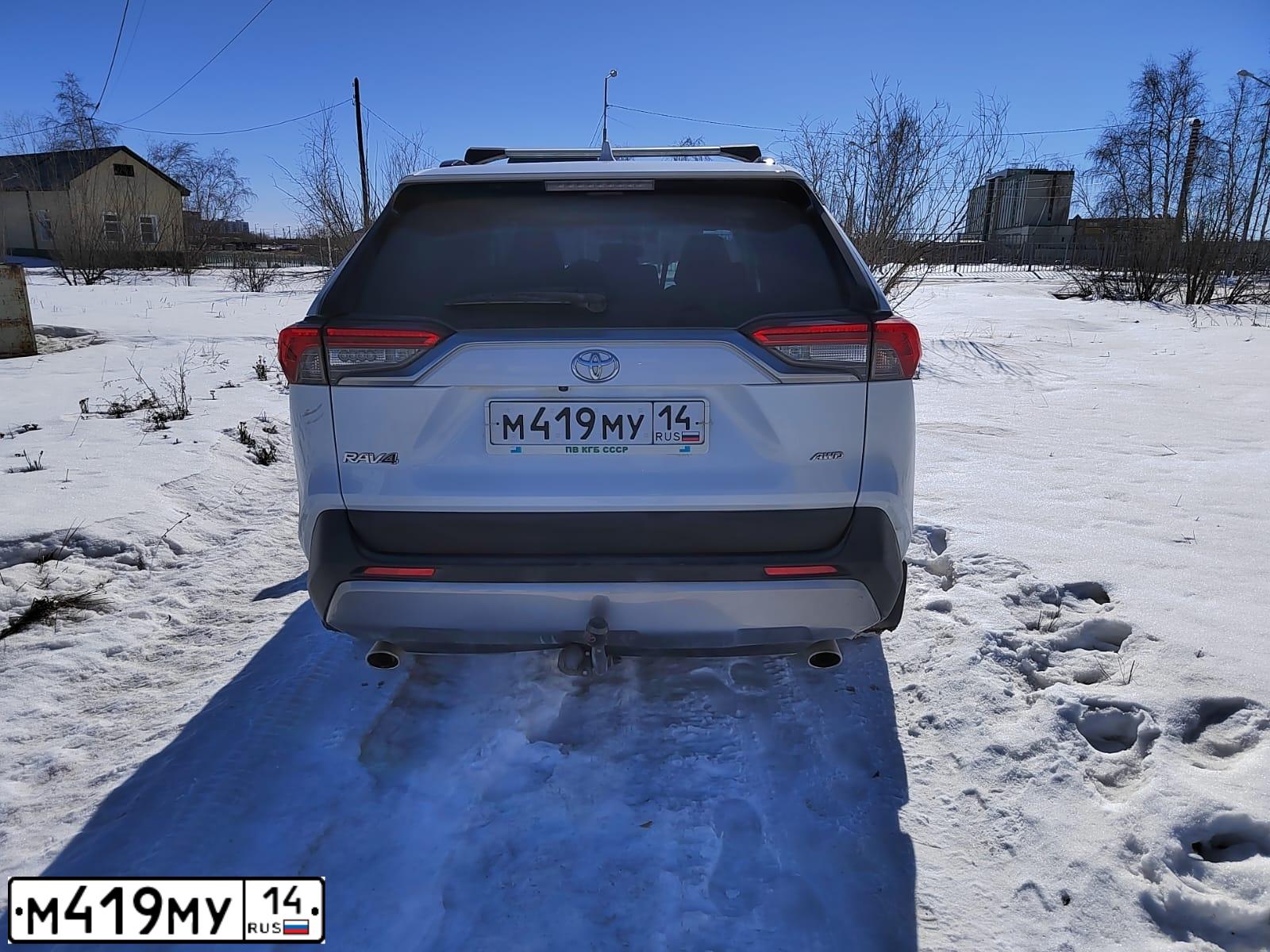 Фото автомобиля TOYOTA RAV4, 2019 — госномер М419МУ14. Цвет: Белый