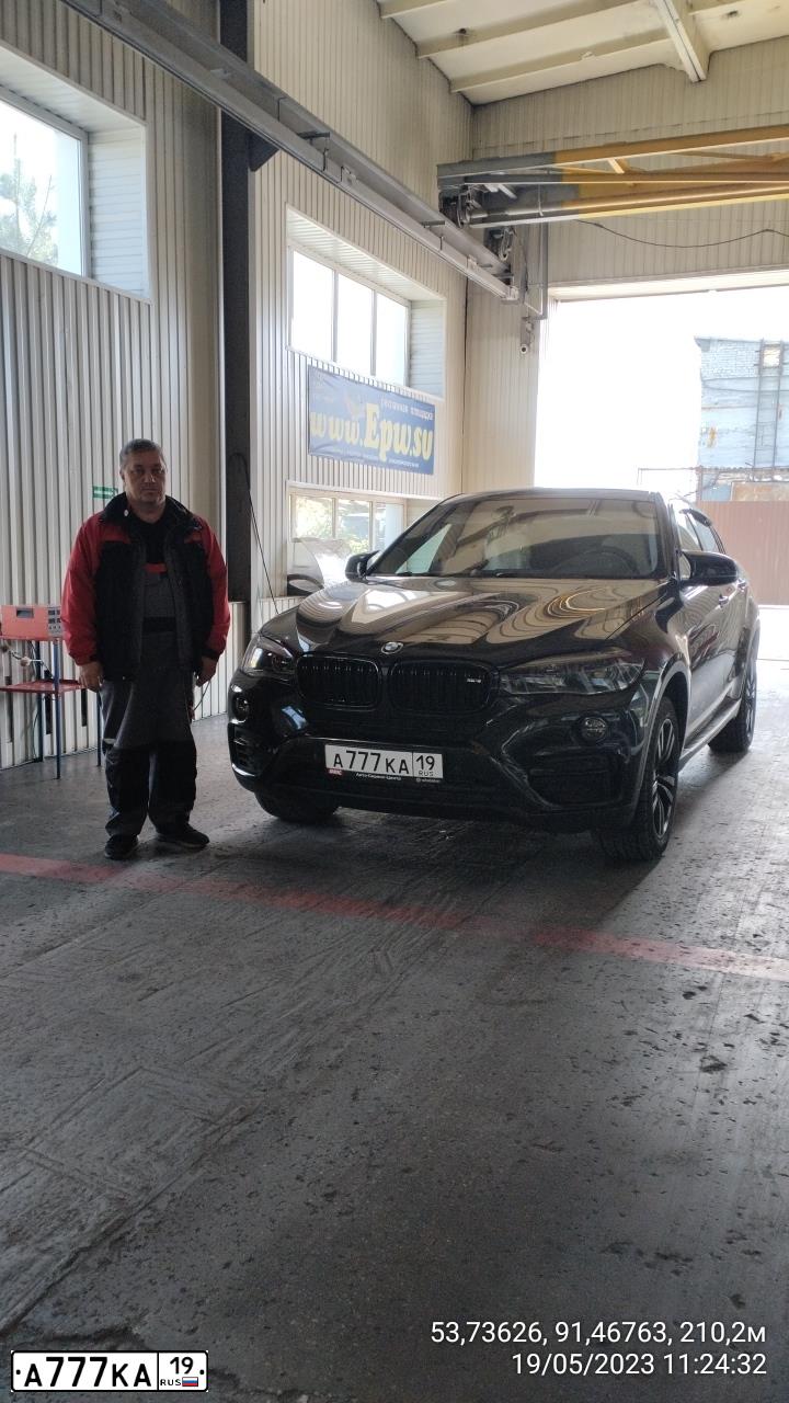 Фото автомобиля LADA 2172 PRIORA, 2011 — госномер С684УВ124. Цвет: Белый