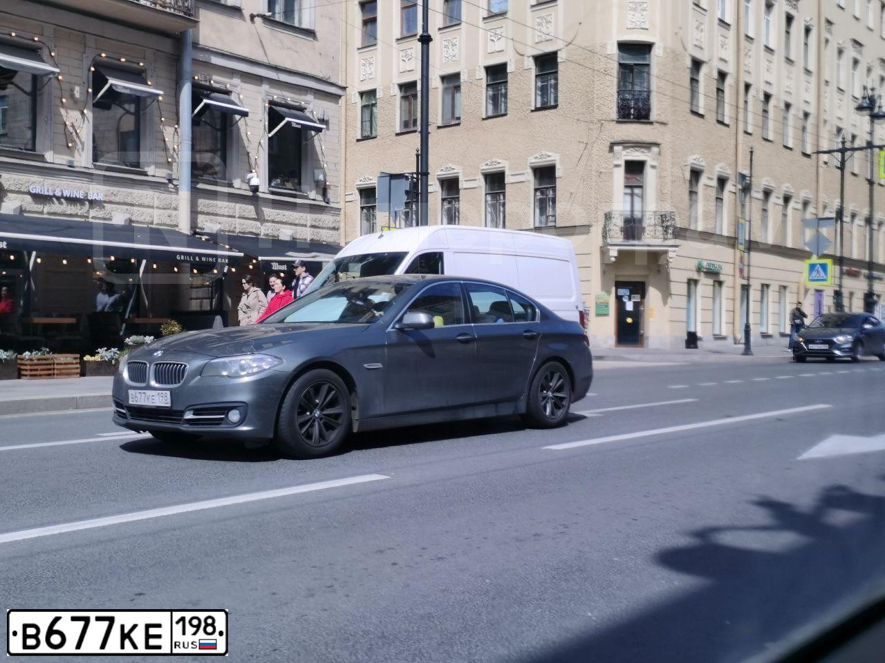 Фото автомобиля BMW SERIE 5, 2014 — госномер К305ВТ180. Цвет: Серый