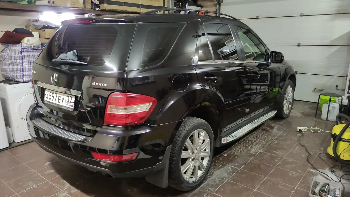 Фото автомобиля MERCEDES-BENZ ML350, 2010 — госномер Р260СО797. Цвет: ЧЕРНЫЙ